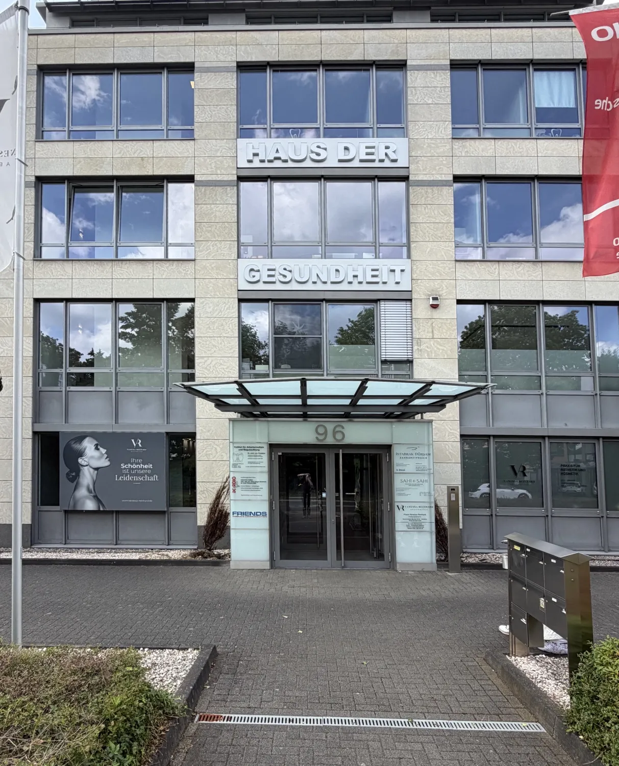 Eingang Standort Hürth